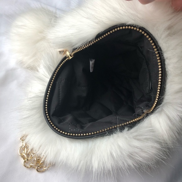 Vintage Fur Crossbody Purse - Picture 4 of 5